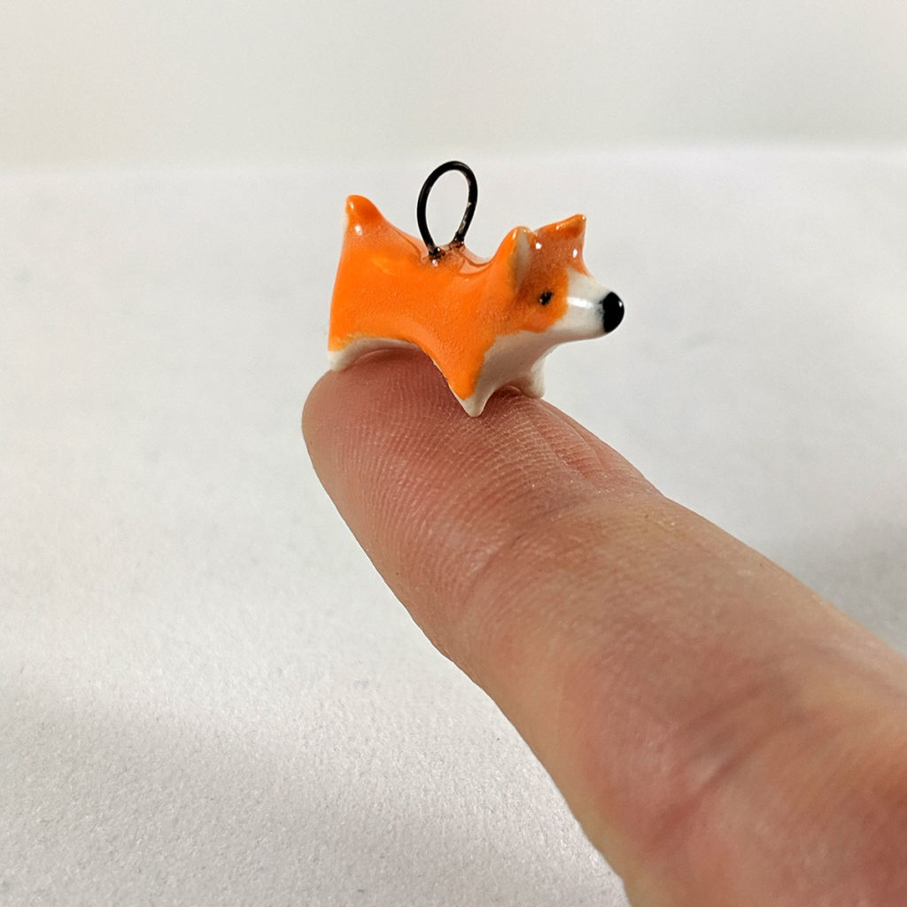 pendentif corgi ceramique