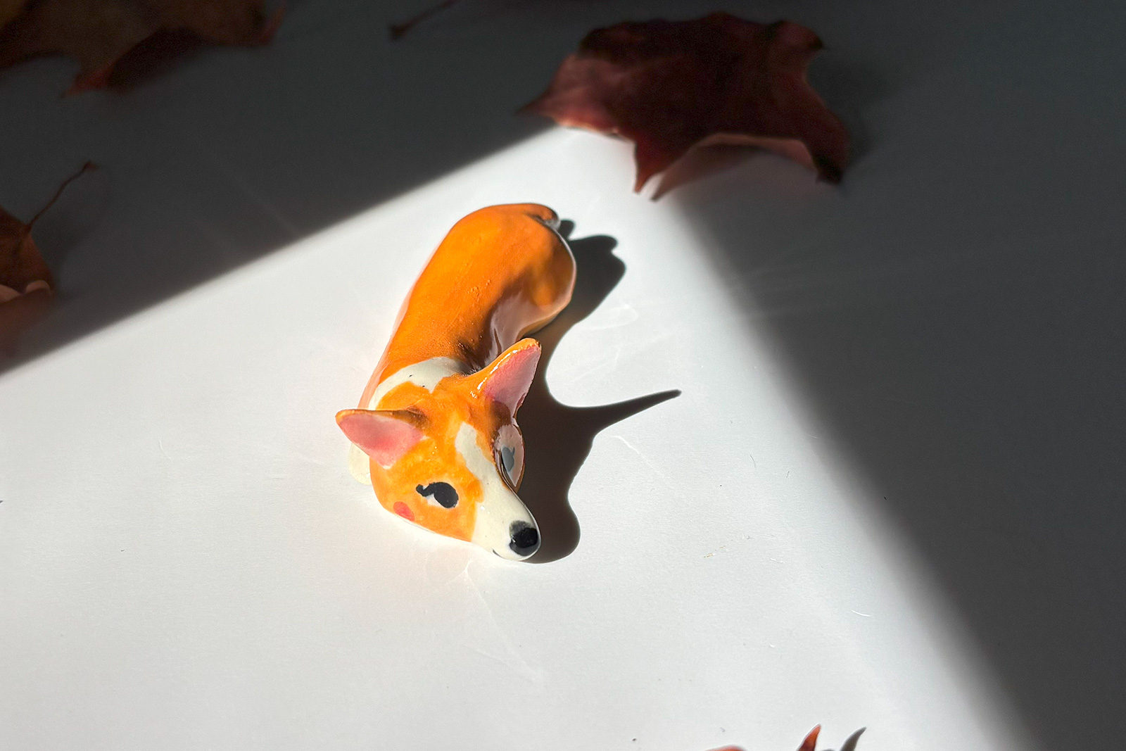 Figurine - Splooted Corgi