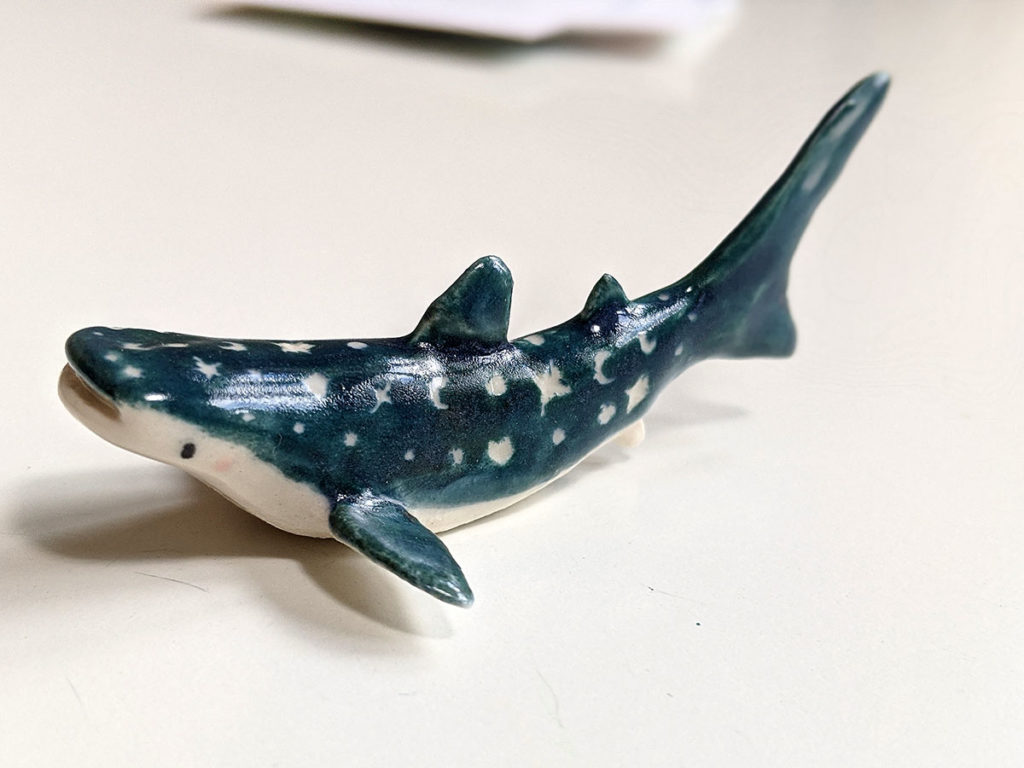 requin baleine bleu foncé