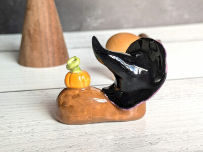 Figurine - Capybara Witch - Image 3