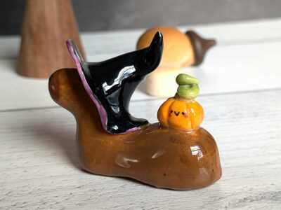 Figurine - Capybara Witch - Image 2
