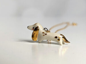 adorable pendant porcelain daschund gold