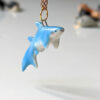 pendentif requin porcelaine