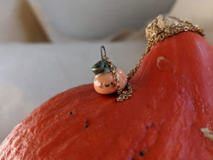 pendentif porcelaine citrouille