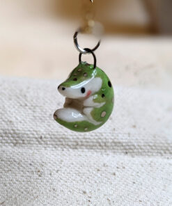 crocodile pendant gold