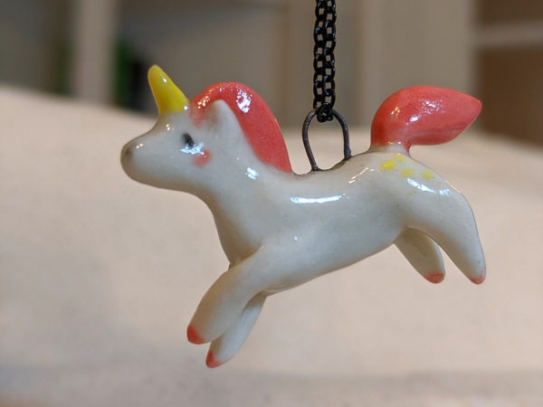 pendentif licorne rose