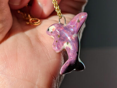 Orca Pendant Pearl and Gold - Purple - Image 6