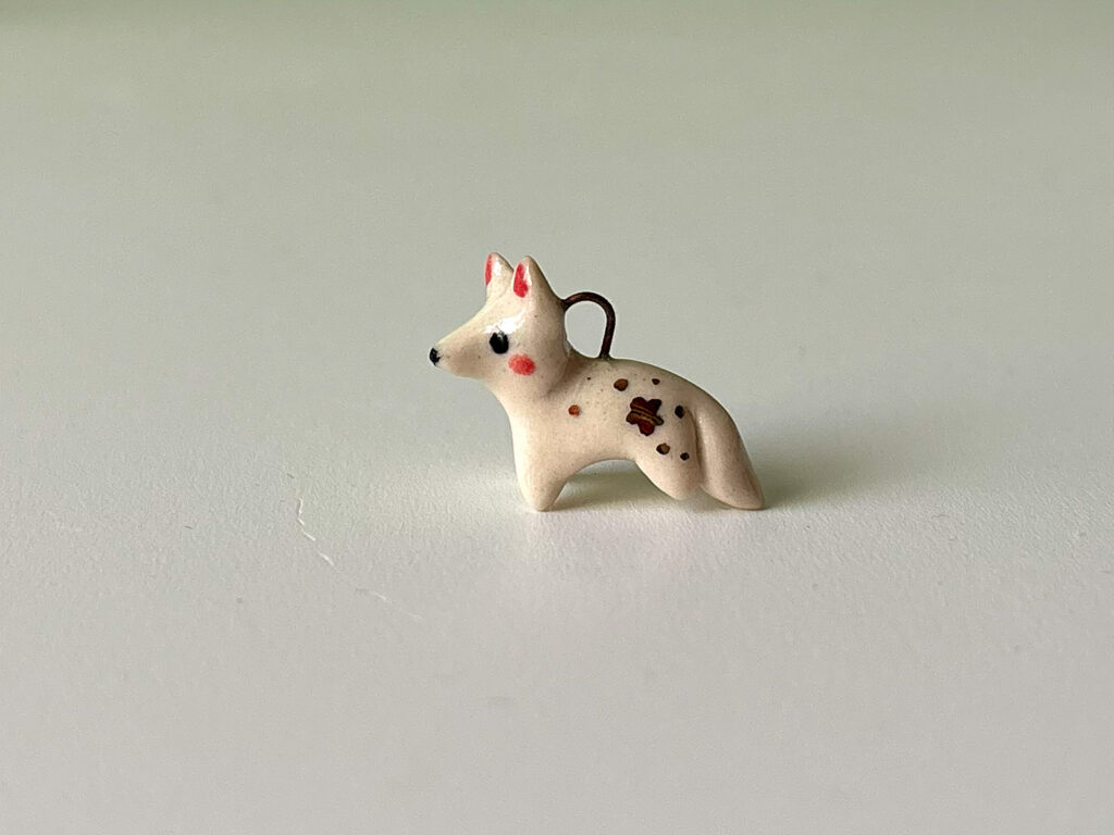 arctic fox pendant in porcelain and gold