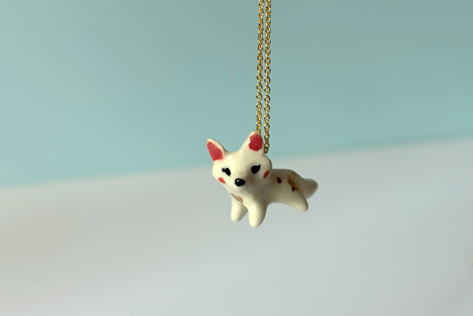 Alternative view of Pendant - Arctic Fox