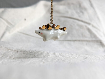 Pendentif Stégosaure doré - petit – Image 9