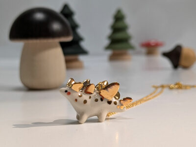 Pendentif Stégosaure doré – Image 7