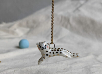 gold cheetah pendant guépard