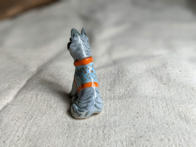 Figurine de Chien en Chandail – Image 6
