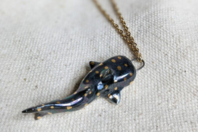 Whale Shark pendant, pearl and gold - Image 12