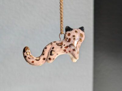Pendentif Panthère Porcelaine et Or – Image 3
