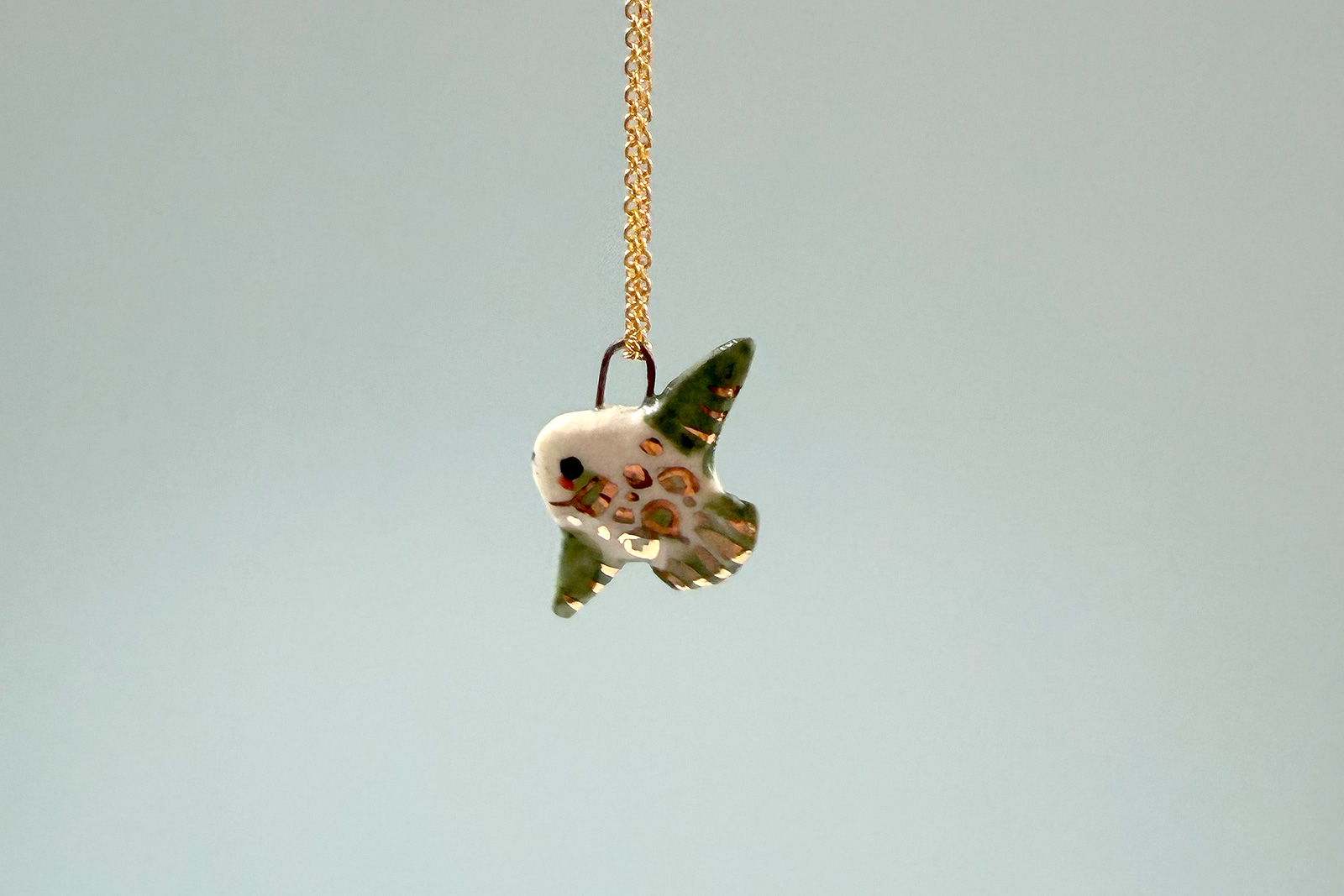 Pendentif Poisson Lune Porcelaine