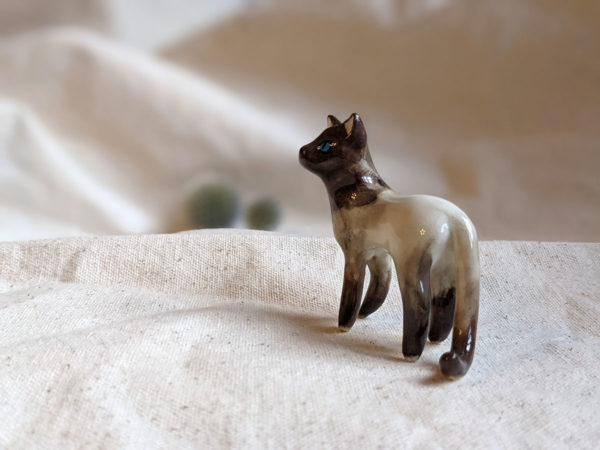 cat figurine seal point