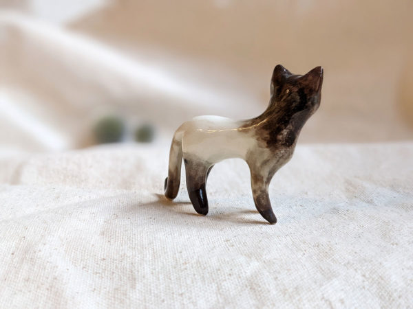 cat figurine seal point