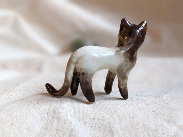 cat figurine seal point