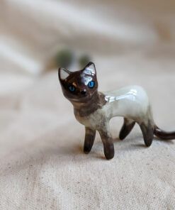 cat figurine seal point