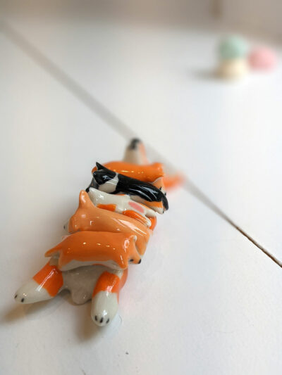 Maman Corgi en Porcelaine – Image 9