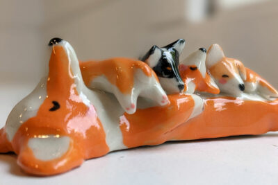 Maman Corgi en Porcelaine – Image 3