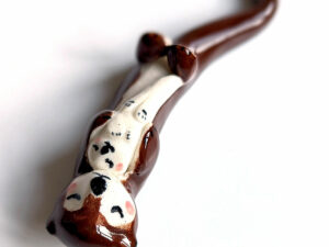 figurine otter mom and pup