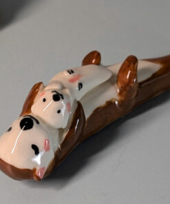 figurine otter mom and pup