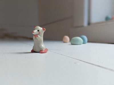 Tiny White rat figurine - Image 3