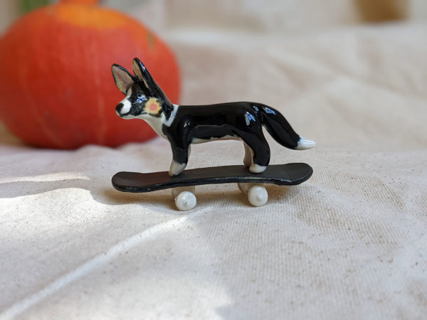 Corgi cardigan porcelaine