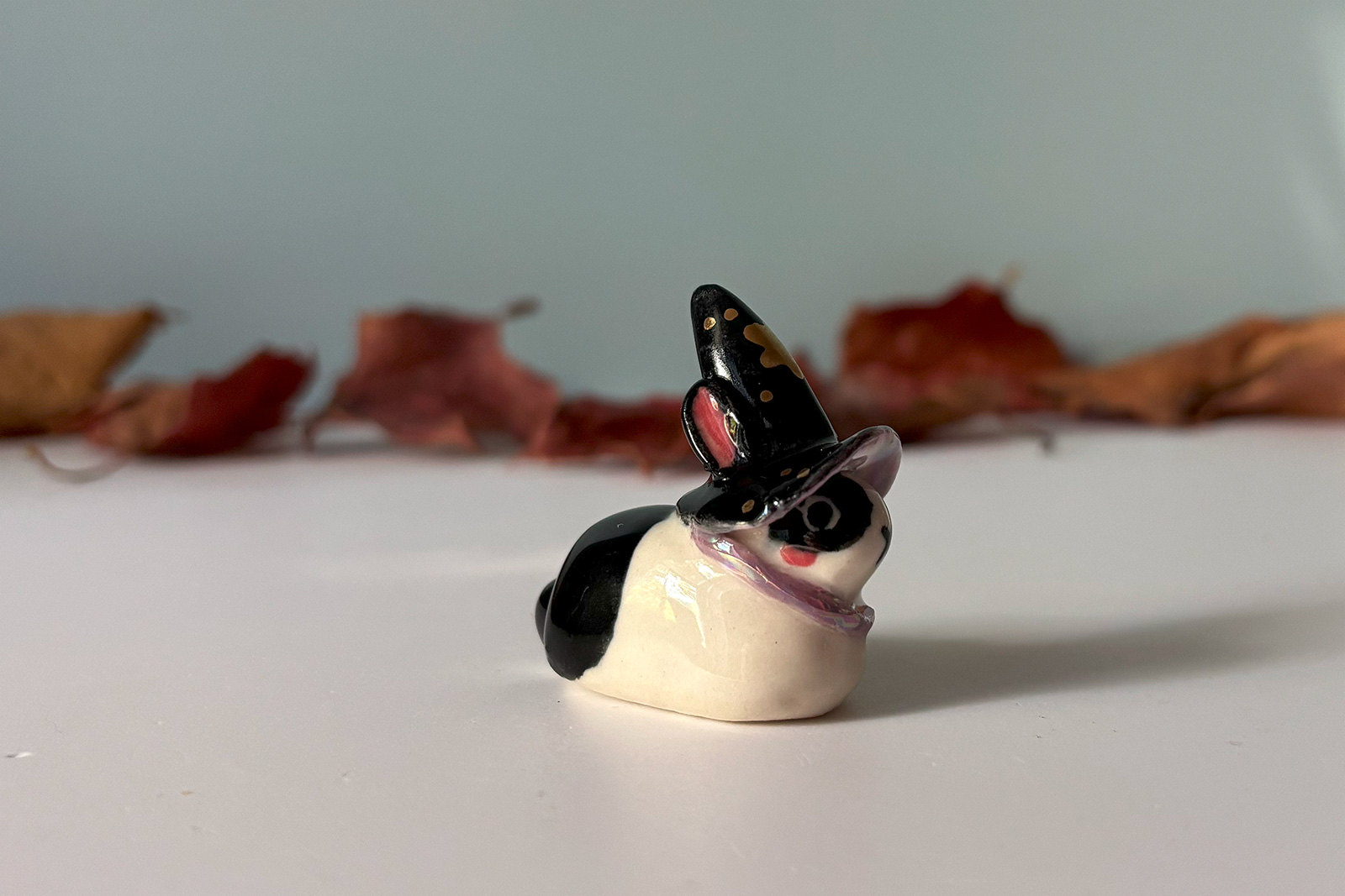 Figurine porcelaine - Lapin sorcière – Image 5