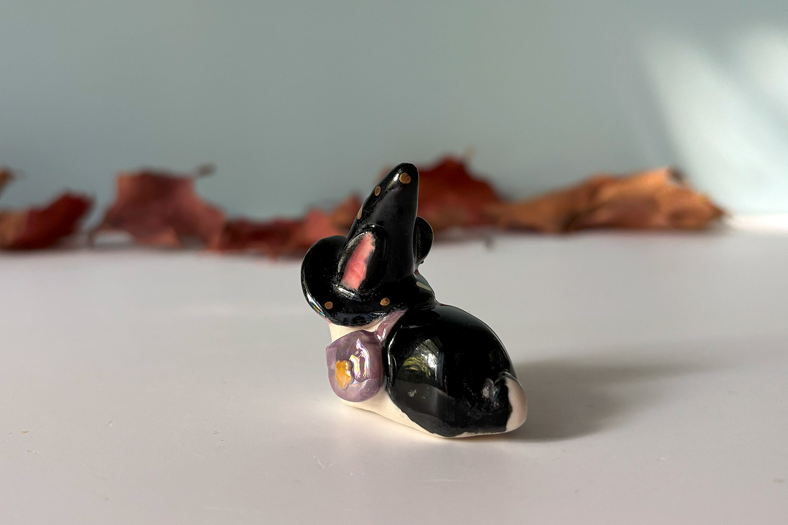 Figurine porcelaine - Lapin sorcière – Image 4