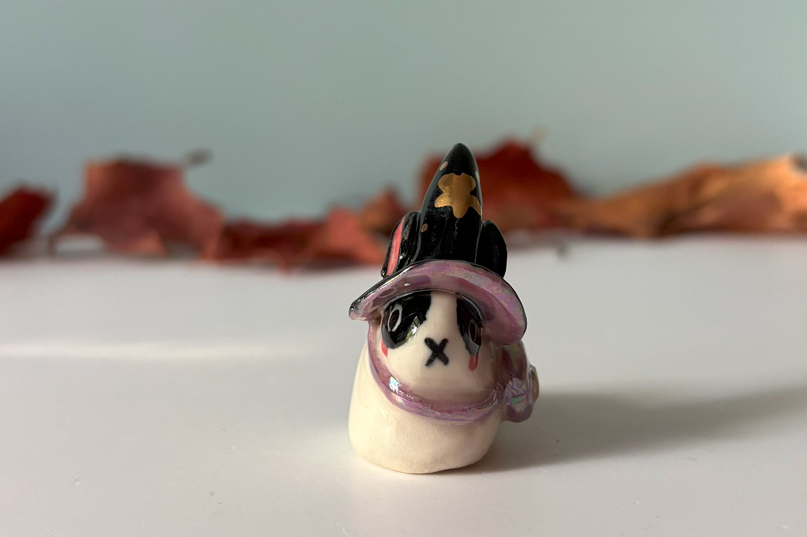 Figurine porcelaine - Lapin sorcière – Image 3