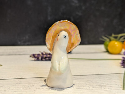 Figurine porcelaine lapin sorcière – Image 3