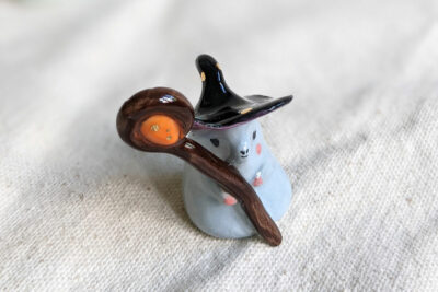 Figurine porcelaine Hamster Mage