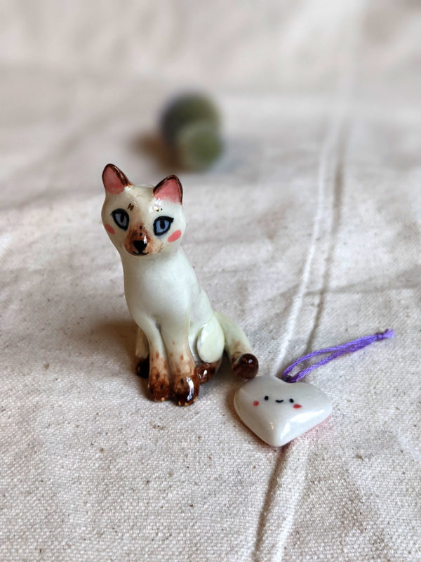 figurine chat seal point