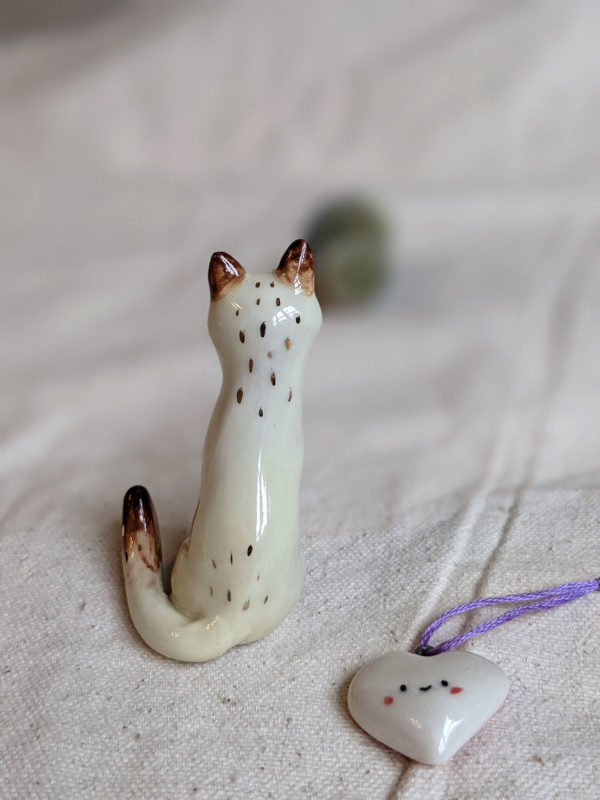 figurine chat seal point