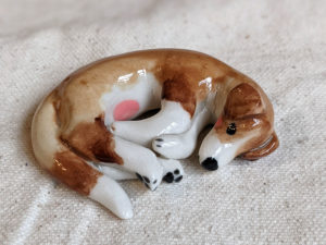 Figurine chien porcelaine