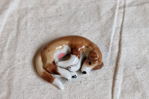 Figurine chien porcelaine