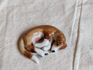 Figurine chien porcelaine