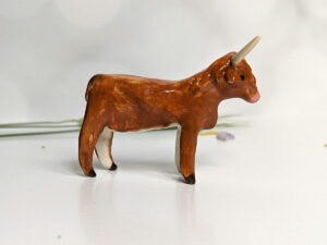 porcelan highland cow figurine
