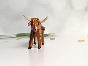 porcelan highland cow figurine