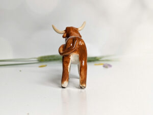 porcelan highland cow figurine