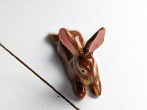 fauve de bourgogne figurine lapin porcelaine