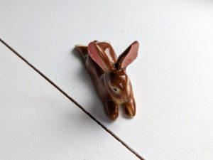 fauve de bourgogne figurine lapin porcelaine