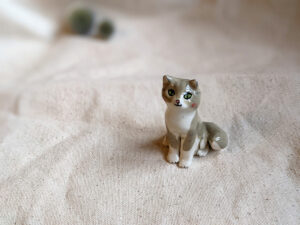 porcelain cat figurine grey tabby longhair