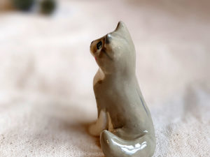 porcelain cat figurine grey tabby longhair