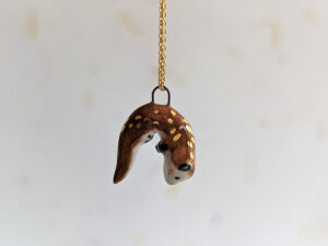 otter pendant porcelain loutre