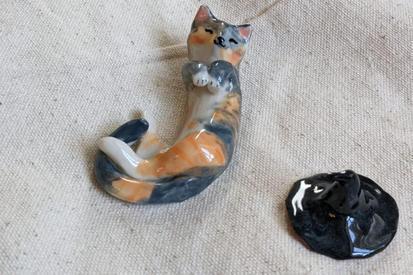 calico cat figurine