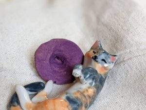 calico cat figurine